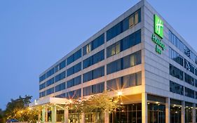 Holiday Inn Milton Keynes Central By Ihg
